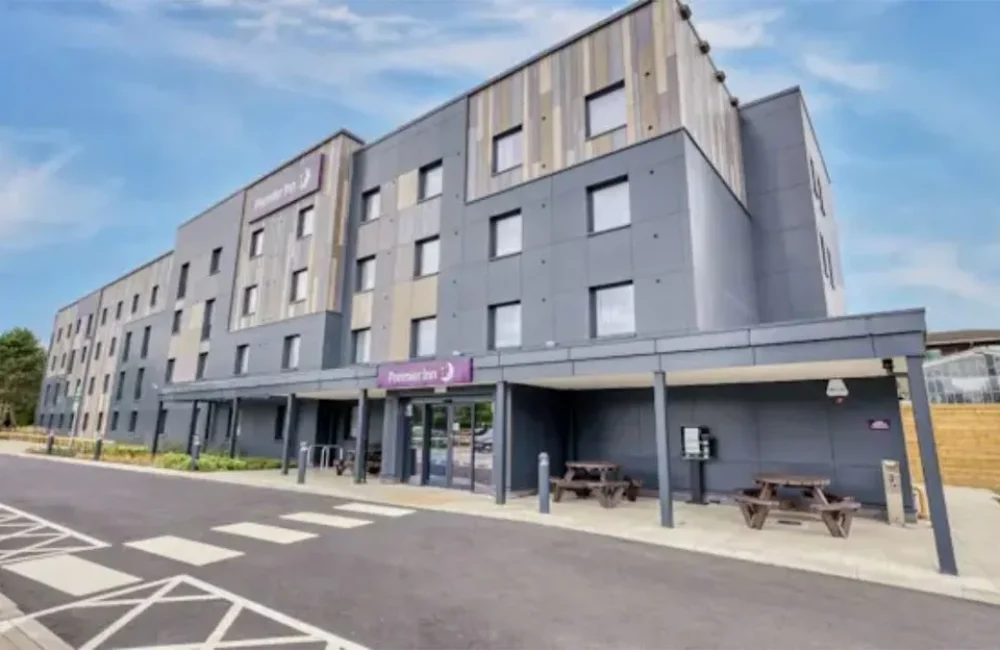 6903590d7015ef51ef70ec92_milton-keynes-willen-lake-exterior